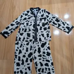 牛柄？ ツルツルパジャマ L