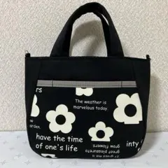 ハンドメイド　トートバッグ　英文字　花柄　北欧風　デニム黒