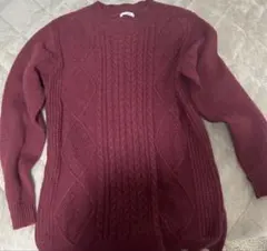バーガンディ ケーブルニットセーター