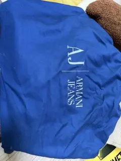 ARMANI JEANS エナメル トートバッグ AJロゴチャーム付き