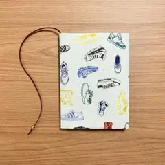 ラスト【 文庫本 】ブックカバー ハンドメイド スニーカー ライトグレー