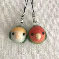 羊毛フェルト ミニミニコロコロ　コザクラインコストラップ　ペア