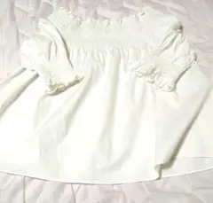 オフショルブラウス