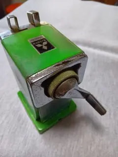 Item thumbnail for item a1379532-902c-4784-a123-28925a3cf20d