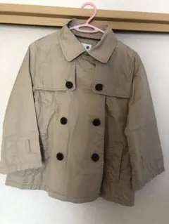 ベージュ ダブルブレスト トレンチコート