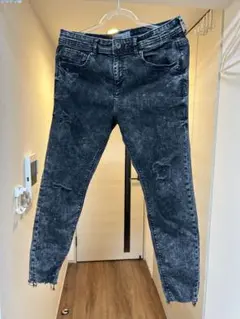 PULL&BEAR ブラックスキニーデニム EUR 44 (ダメージ)
