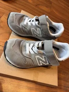 New Balance グレー スニーカー