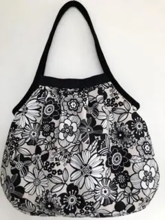 グラニーバッグ　花柄　ハンドメイド　大容量