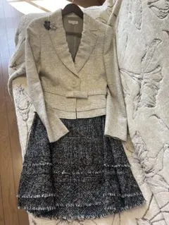 美品入学式 スーツ ママ　TOBECHIC ジャケット42
