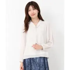 美品✨️パール調ボタン付きボウタイブラウス 長袖のサムネイル