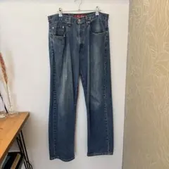 Levi’s ストレートデニム 569