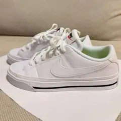 NIKE ナイキ コートレガシー 【売り切りたいのでお値下げ中です！】
