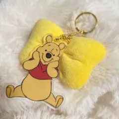 ディズニーキャラクター　アクリルキーホルダー付マスコット　くまのプーさん