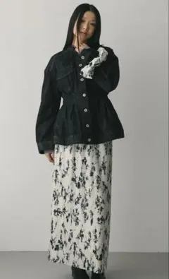 美品❣️STYLE MIXER フラワープリントプリーツスカート　WHT Mのサムネイル