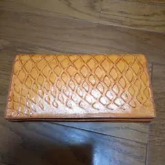 革の財布　大き目