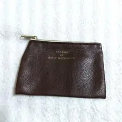 レザー調ポーチ　小銭入れ　コインケース　シボ革加工　ゴールド英字プリント