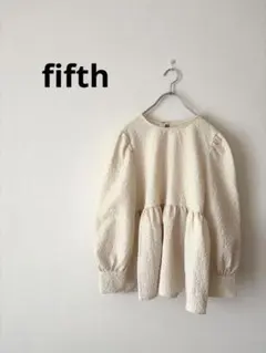 fifth ペプラムブラウス アイボリー ふんわり 美シルエットフィフスのサムネイル
