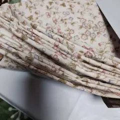小花柄　生地　はぎれ　シーチング　ハンドメイド　巾着袋作り　小物作りに