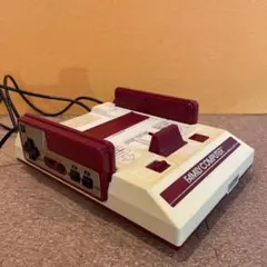 希少　少しジャンク　四角ボタンファミコンビデオデッキからの動作確認済みです。