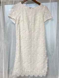 ワンピース　花　刺繍　ホワイト