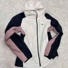 山*田様 NIKEナイキナイロンジャケット　Sサイズ　レディース　ウィンドブレー