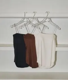 Todayful カップインフラットシームキャミソール　黒のサムネイル