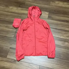 ユニクロ　ポケッタブル　パーカー　Ｌ