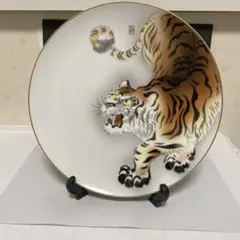 虎の絵柄 陶器製飾り皿
