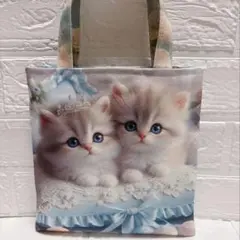 ミニトートバッグ　お散歩バッグ　ハンドメイド　猫ちゃんとクッション　パネル生地