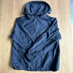 UNIQLO ポケッタブルパーカ 黒 140のサムネイル