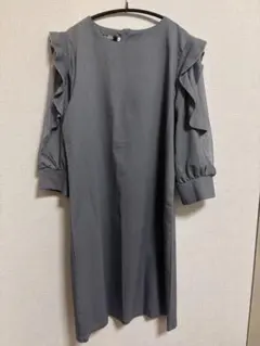 フリル付き膝丈ワンピース　パーティドレス
