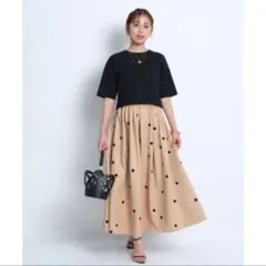 （L06051）JUSGLITTY ドット刺繍タックスカート　2のサムネイル