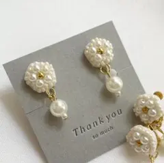 【揺れるパールとお花ピアス/イヤリング】普段使い　結婚式　お呼ばれ　金アレ対応