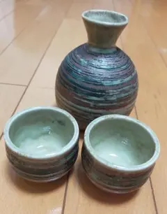 美濃焼　陶器製徳利とお猪口2セット