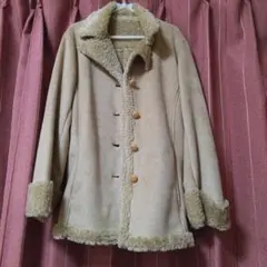 ムートン風ベージュコート