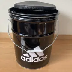 adidas バケツ 蓋付き 黒、椅子にもなります
