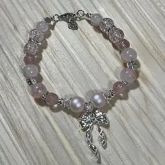 【春桜】リボンチャーム付き　ピンクビーズブレスレット 17cm