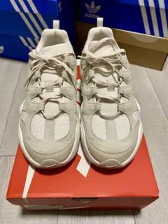 Nike スニーカー ベージュ