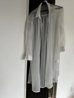GU シアーシャツ ホワイト Sサイズのサムネイル