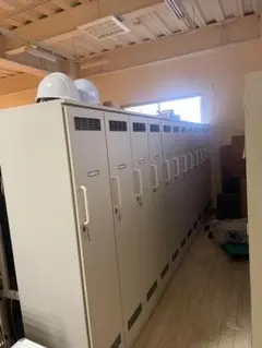値下げしました】【美品】8人用ロッカー 鍵ありほぼ未使用相模原市 