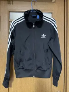 adidas originals トラックジャケット 黒