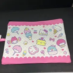 サンリオキャラクターズ　フラットポーチ