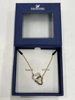スワロフスキーのダブルハートデザインネックレス