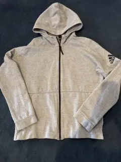 adidas グレー フード付きパーカー