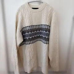 アイボリー ケーブルニットセーター