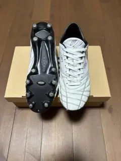 サッカー　スパイク　アンブロ　アクセレイターb-rush