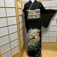 ［7495］黒留袖 美品 金銀糸 比翼付 五つ紋 蔦 束ね熨斗目 正絹 着物 袷 5795］黒留袖 美品 落款有 作家物 比翼付 五つ紋 正絹 着物 袷 - メルカリ