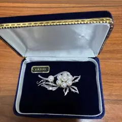 シルバー製花デザインブローチ（真珠付き）