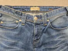 YANUK ライトブルーストレートデニムのサムネイル
