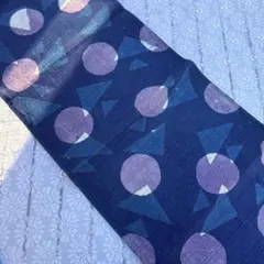 幾何学模様　草木染め　おしゃれなテーブルセンター　ネイビー　新品